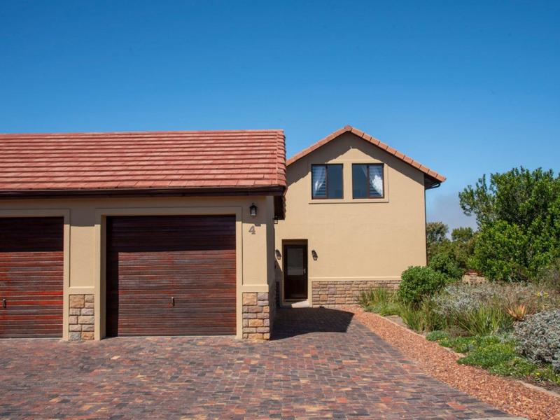 To Let 4 Bedroom Property for Rent in Pezula Golf Estate Western Cape